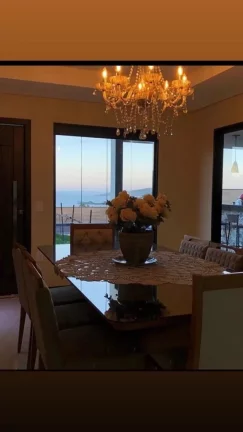 Imagem CASA COM 4 QUARTOS E 4 SUÍTES A VENDA NA PRAIA