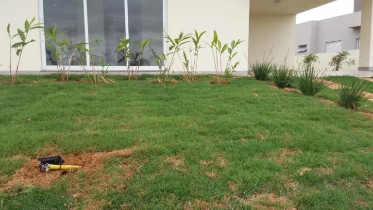 Linda casa a venda no condomínio Riviera de Santa Cristina III em Avenida 3