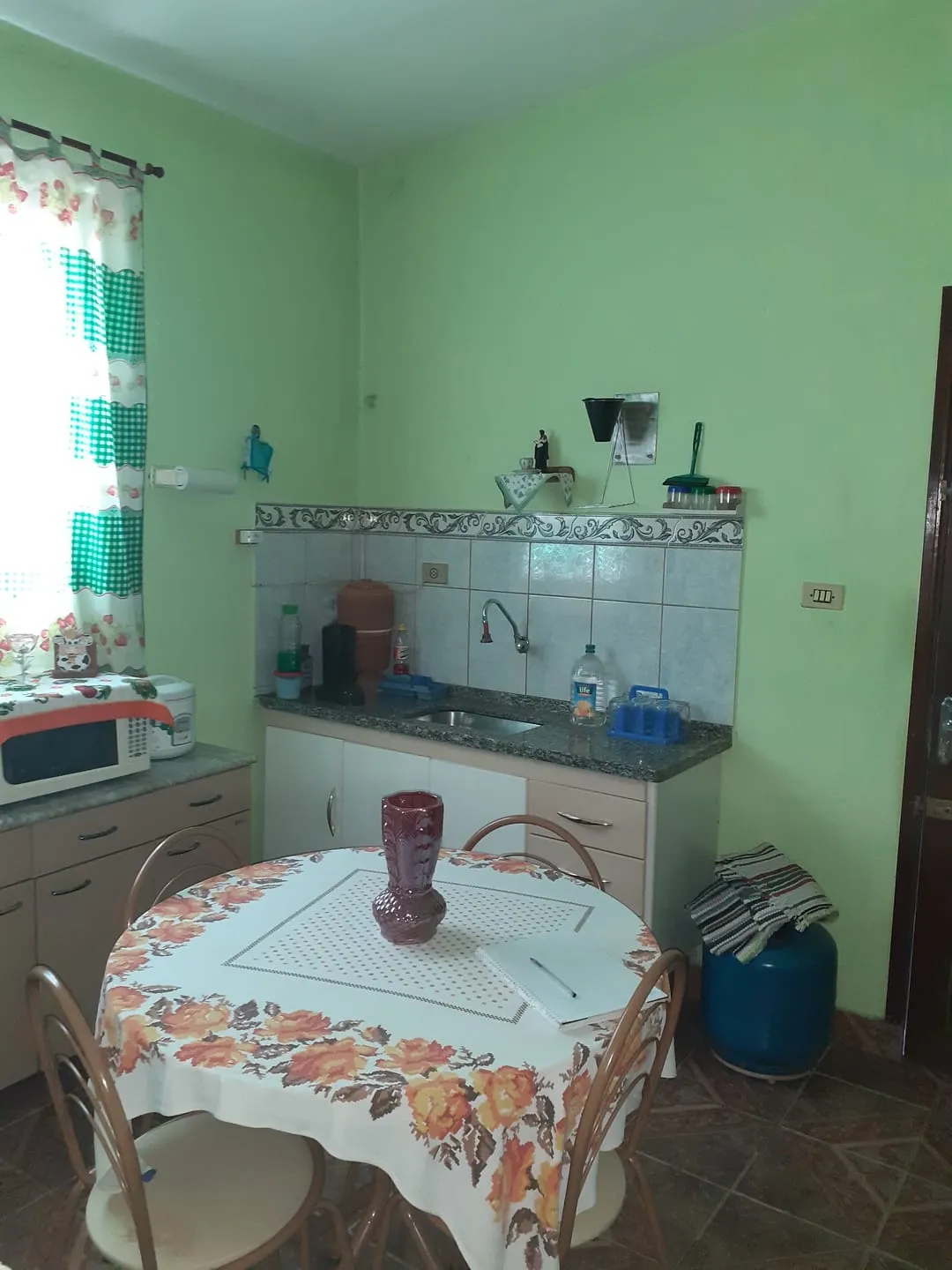 Imagem Casa à venda 2 Quartos, 3 Vagas, 300M², Jardim Santa Cecília, Pindamonhangaba - SP