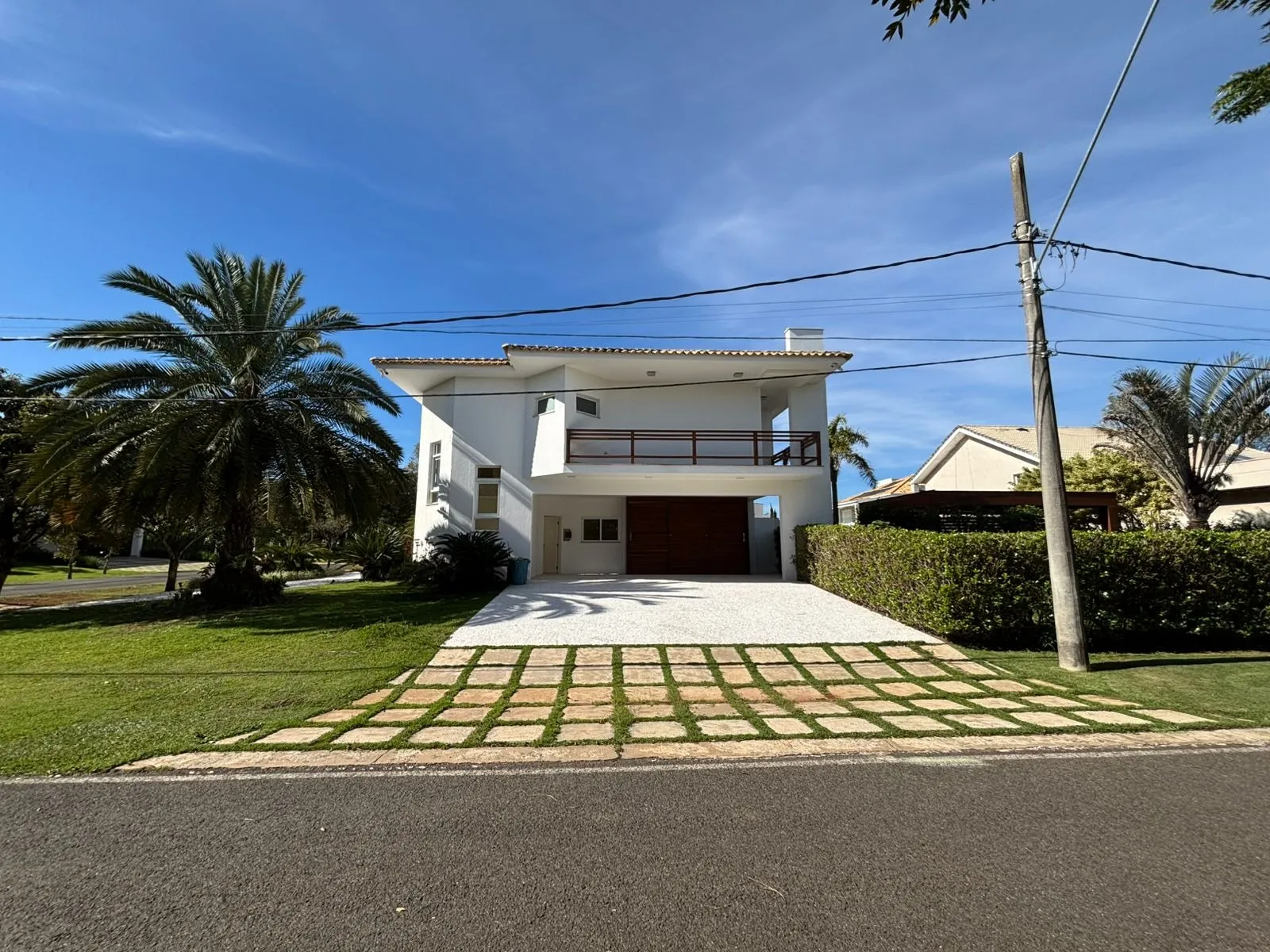 Imagem Casa de alto padrão à venda no Lago Azul Golf Club, com 4 suítes, piscina aquecida e 640 m² construídos