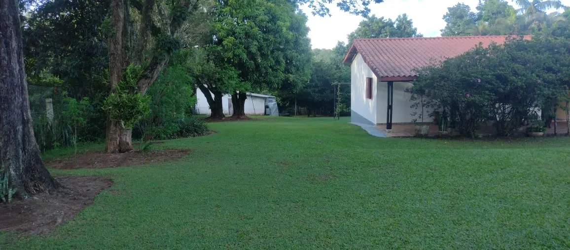 Imagem Chácara de 2.800m² em Araçoiaba da Serra - Casa Térrea com 3 Dormitórios, 1 Suíte e Área Gourmet