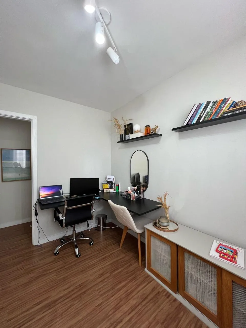 Imagem VENDO LINDO APARTAMENTO DE DOIS DORMITÓRIOS NA AV. MIGUEL YUNES!!