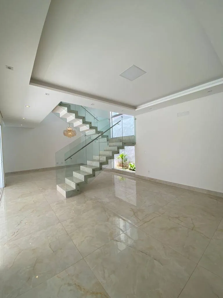 Imagem Casa à venda, Jardim Três Colinas, com 4 quartos, 306m2