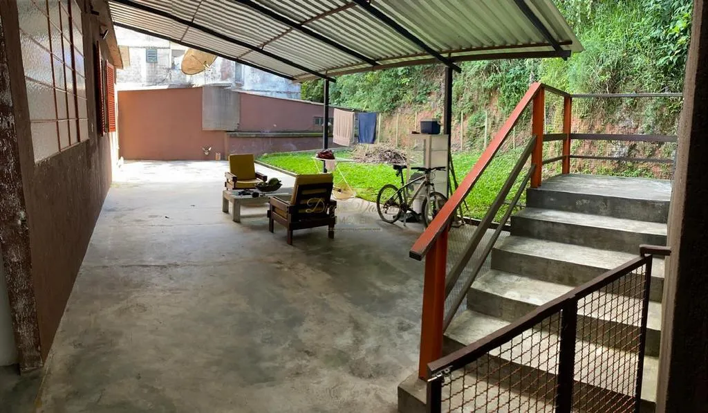 Imagem Sobrado para Venda em Teresópolis / RJ no bairro Vale do Paraíso