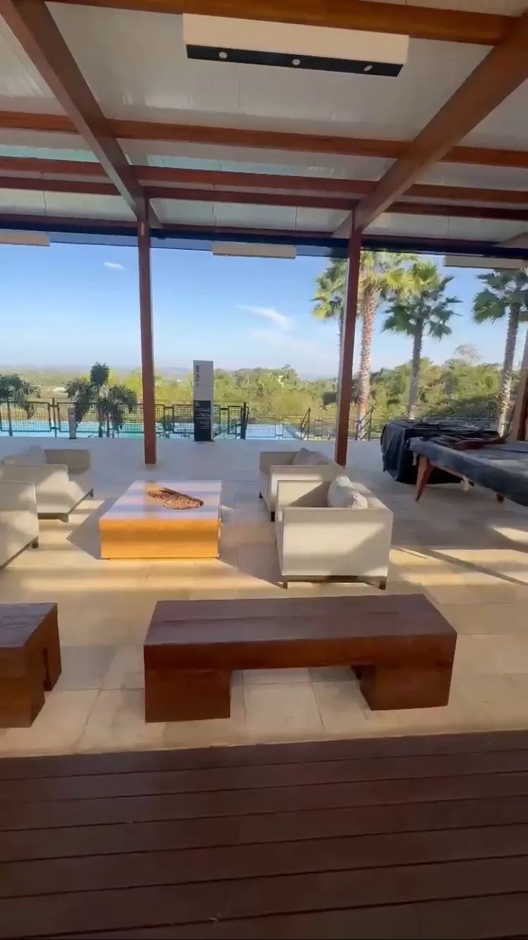 Imagem A Venda Casa de Luxo 445m2 Cond. Alphaville Castelo 4 Suítes Master