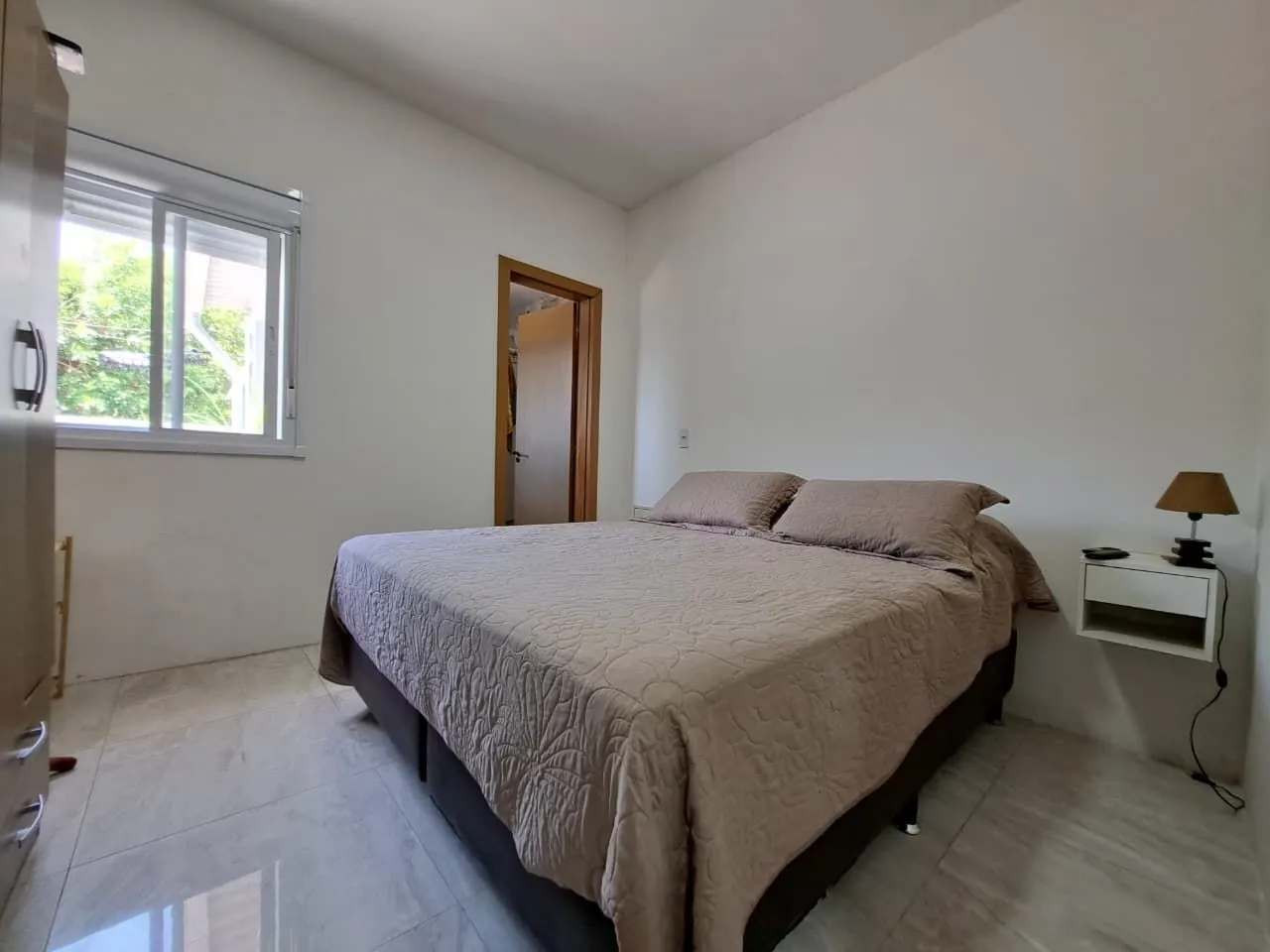 Imagem Casa com 04 dormitórios e piscina na praia de Imbé/ RS.