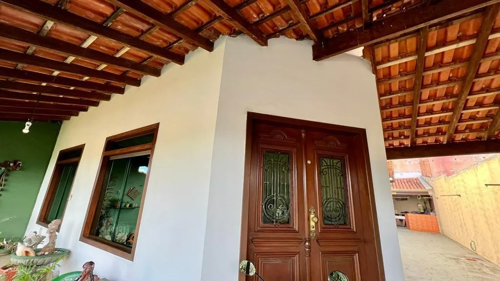 Imagem Charmosa Casa no Coração de Piedade - Conforto e Elegância em Cada Detalhe
