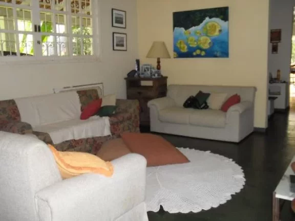 Imagem Casa com 04 dormitórios - Próximo a Prefeitura.