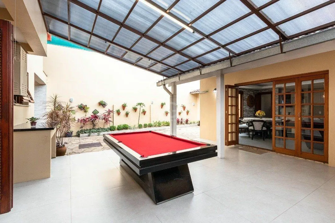 Imagem Casa para Venda - 293.76m², 3 dormitórios, sendo 1 suites, 6 vagas - Guarujá