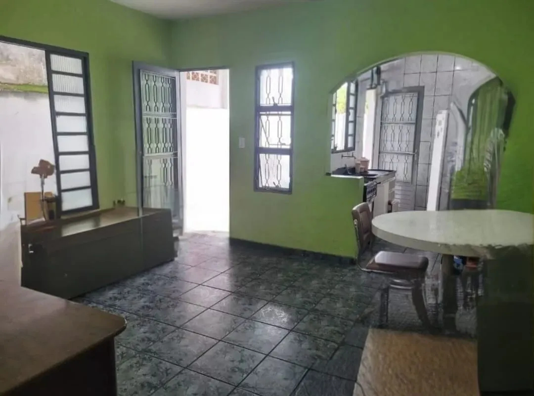 Imagem Casa com 2 Quartos, Amplo Quintal e Potencial de Valorização no Jardim Rosely - Oportunidade Imperdível!