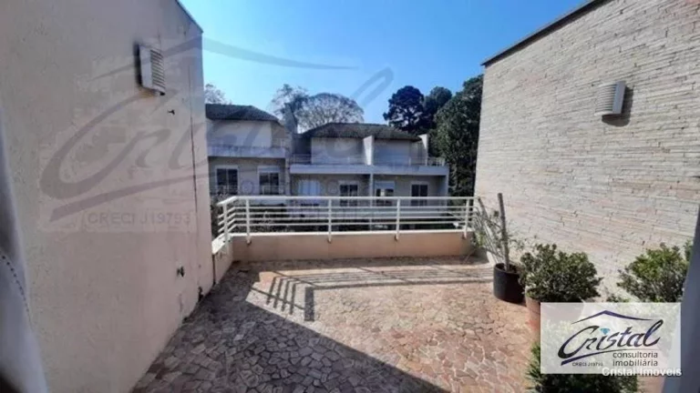 Imagem Excelente casa no miolo da Granja Viana!