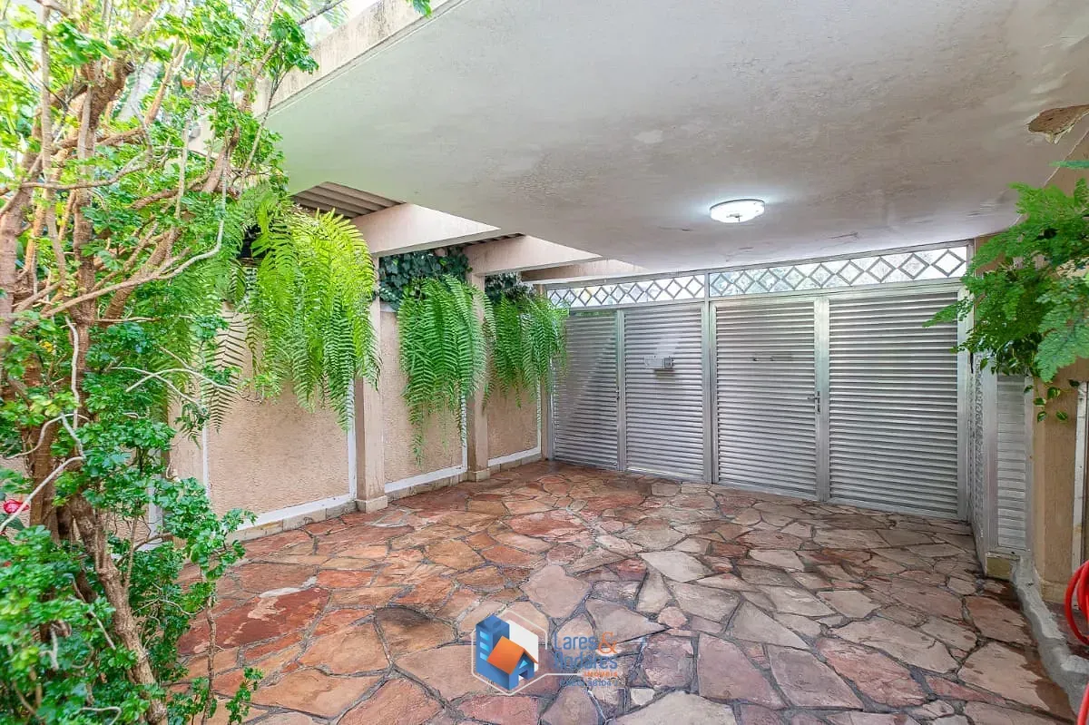 Imagem Sobrado para venda em Brooklin com 4 quartos, sendo 1 suíte, 250m²