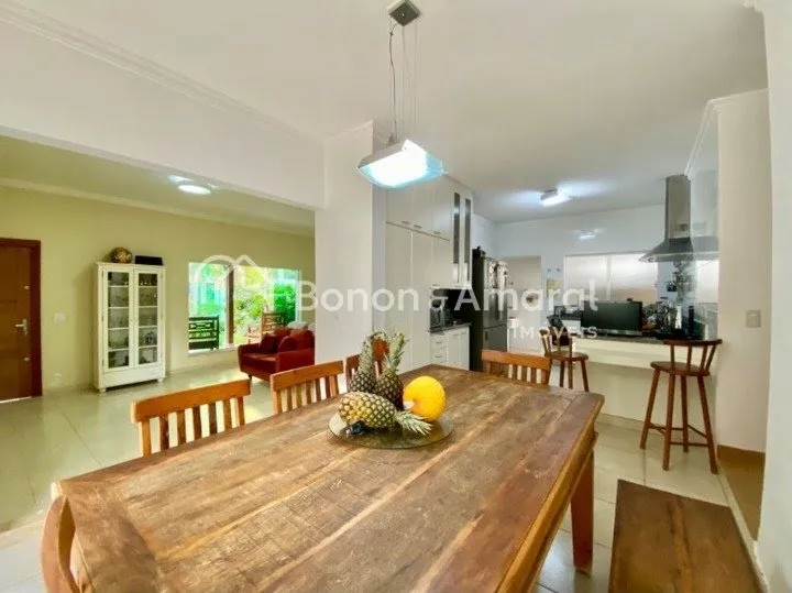 Imagem Casa com 179 m² e 3 Quartos