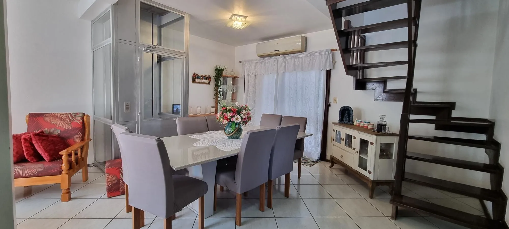 Imagem Casa 3d com elevador 3WC, 2V Espirito Santo Porto Alegre zona sul