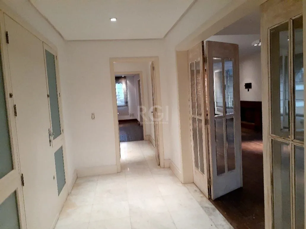 Imagem Apartamento para Venda - 230m², 4 dormitórios, sendo 1 suites, 2 vagas - Petrópolis
