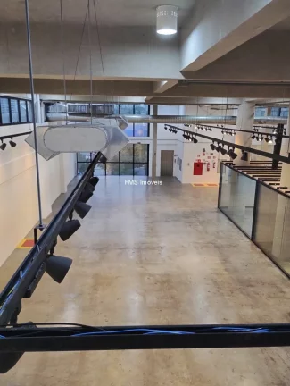 Imagem Prédio comercial com 3.185m2 na Barra Funda.