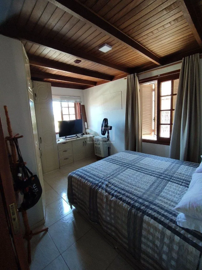 Imagem Casa para Venda - 142.8m², 4 dormitórios, 5 vagas - Teresópolis