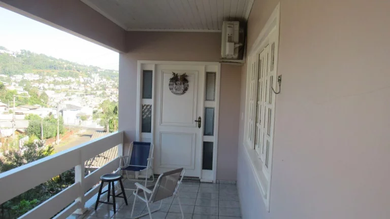Imagem Casa para Venda em Concórdia, Industriários, 4 dormitórios, 2 banheiros