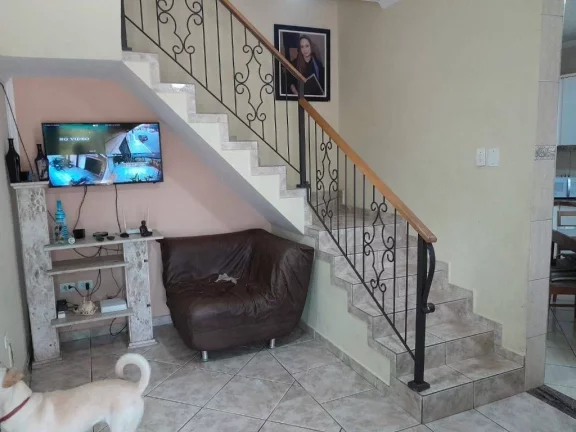 Imagem Sobrado com 3 dormitórios à venda, 180 m² por R$ 750.000,00 - Jardim Quietude - Praia Grande/SP