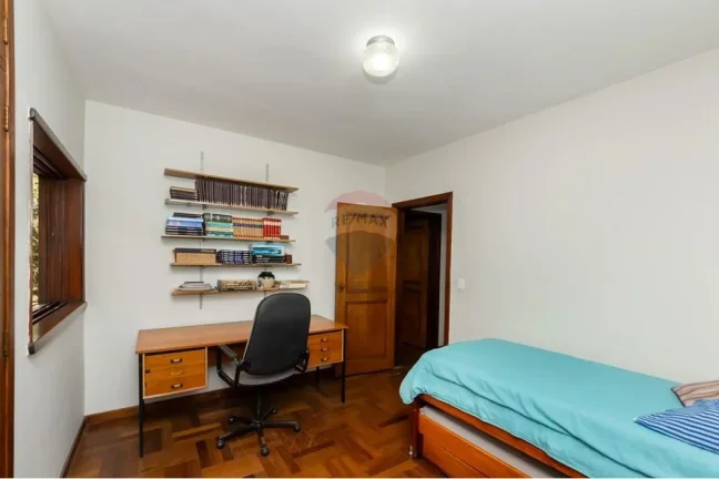 Imagem Casa Térrea bem localizada no jardim prudência com 3 Dormitórios sendo 1 Suíte, 3 Vagas Garagem.