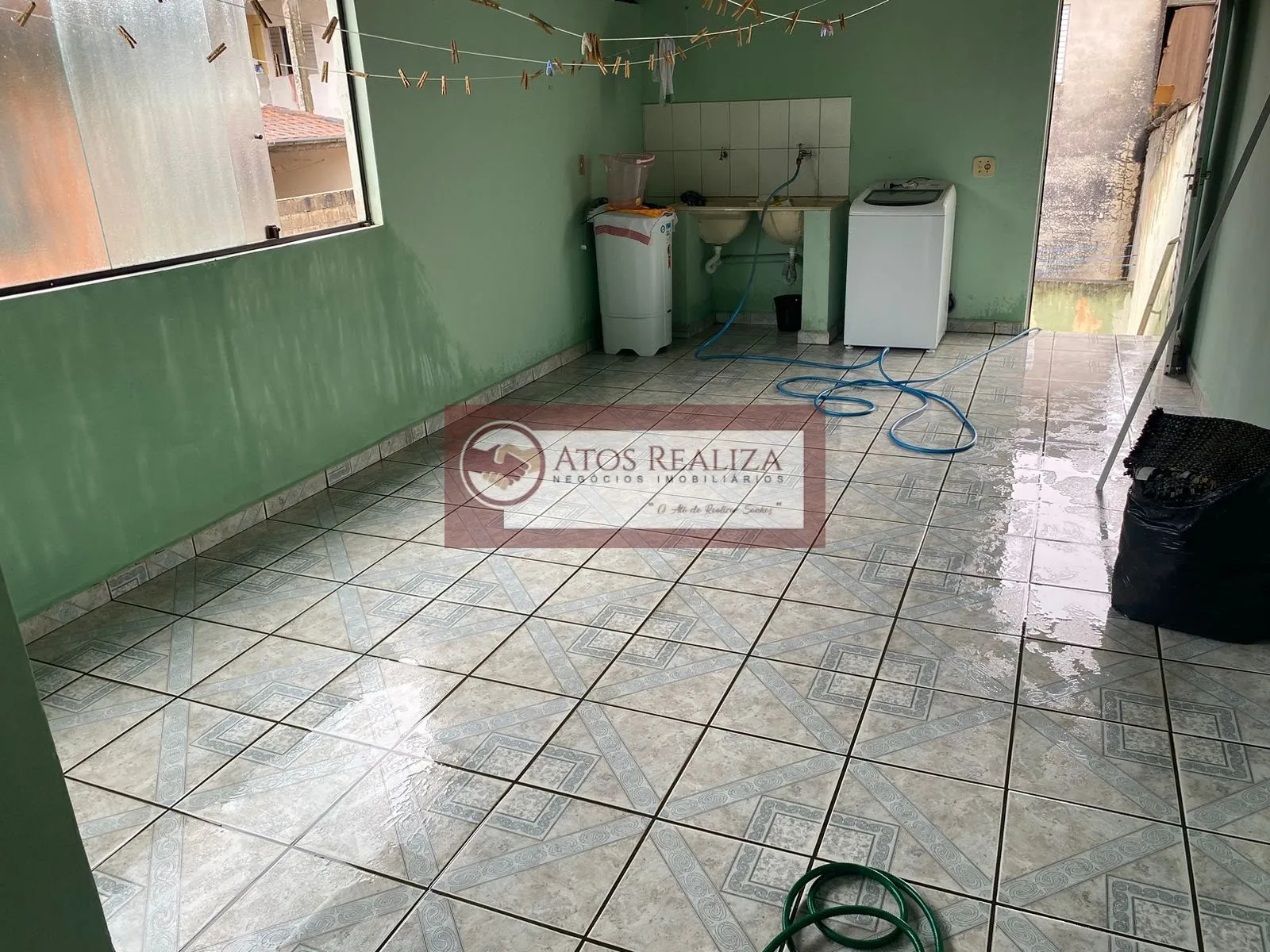 Imagem Sobrado em Vila Narciso - SP com 2 dormitórios e 2 banheiros por R$ 350: venda e locação