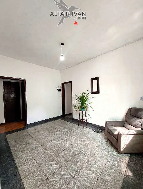 Imagem Casa antiga em bom estado
