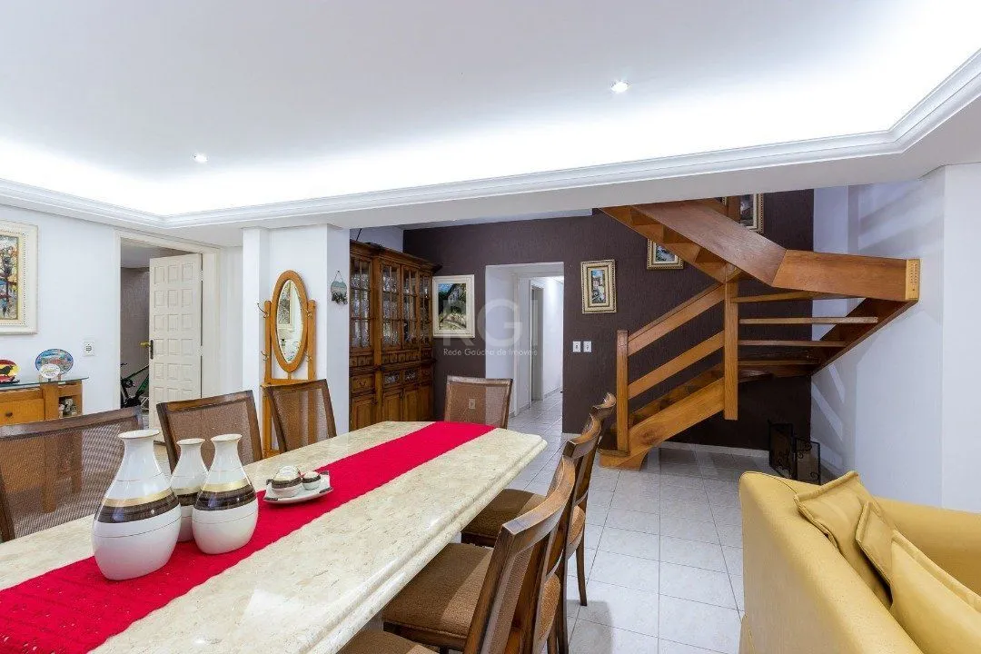 Imagem Casa Condominio para Venda - 300m², 4 dormitórios, sendo 2 suites, 2 vagas - Ipanema