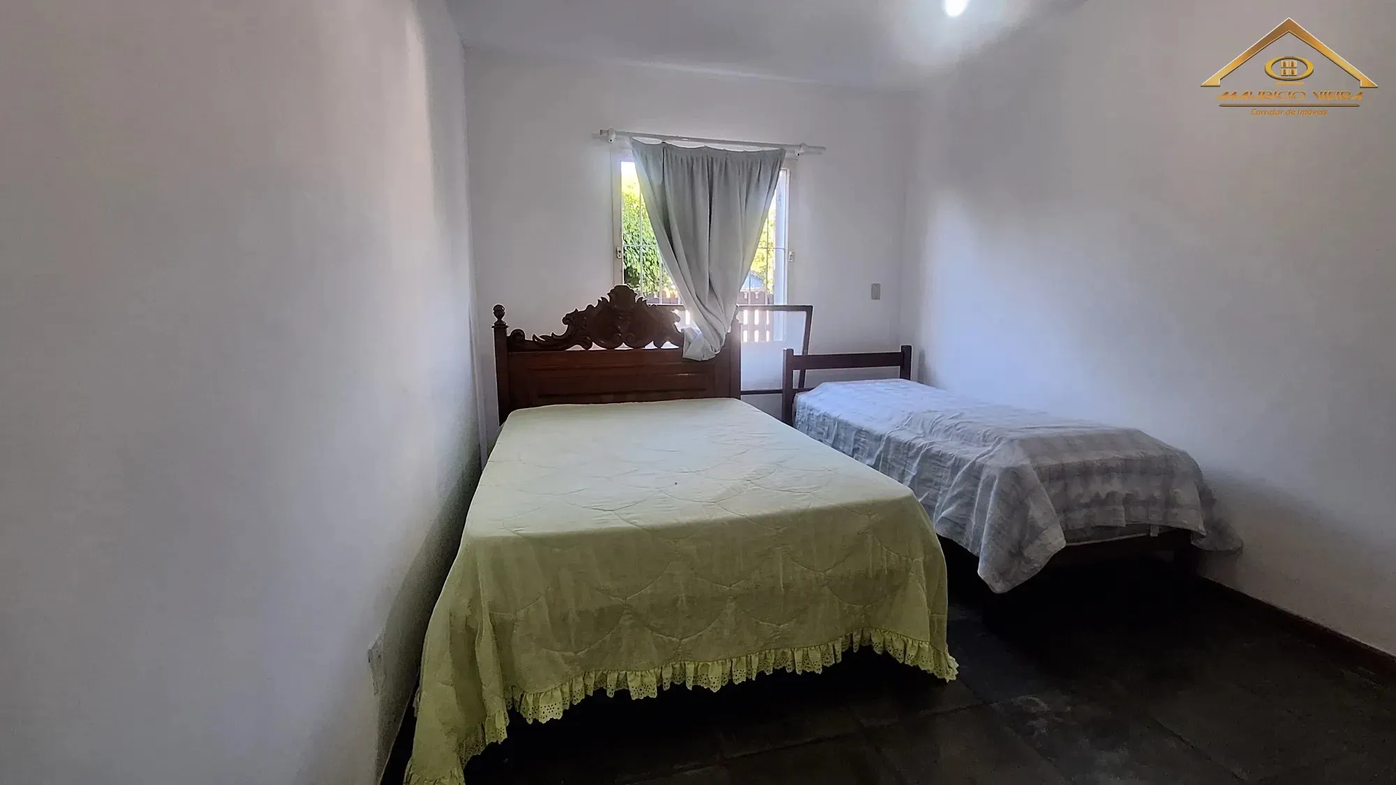 Imagem Linda casa na Ogiva, em condomínio fechado, porteira fechada e com preço abaixo do mercado. Em frente ao Clube Náutico.