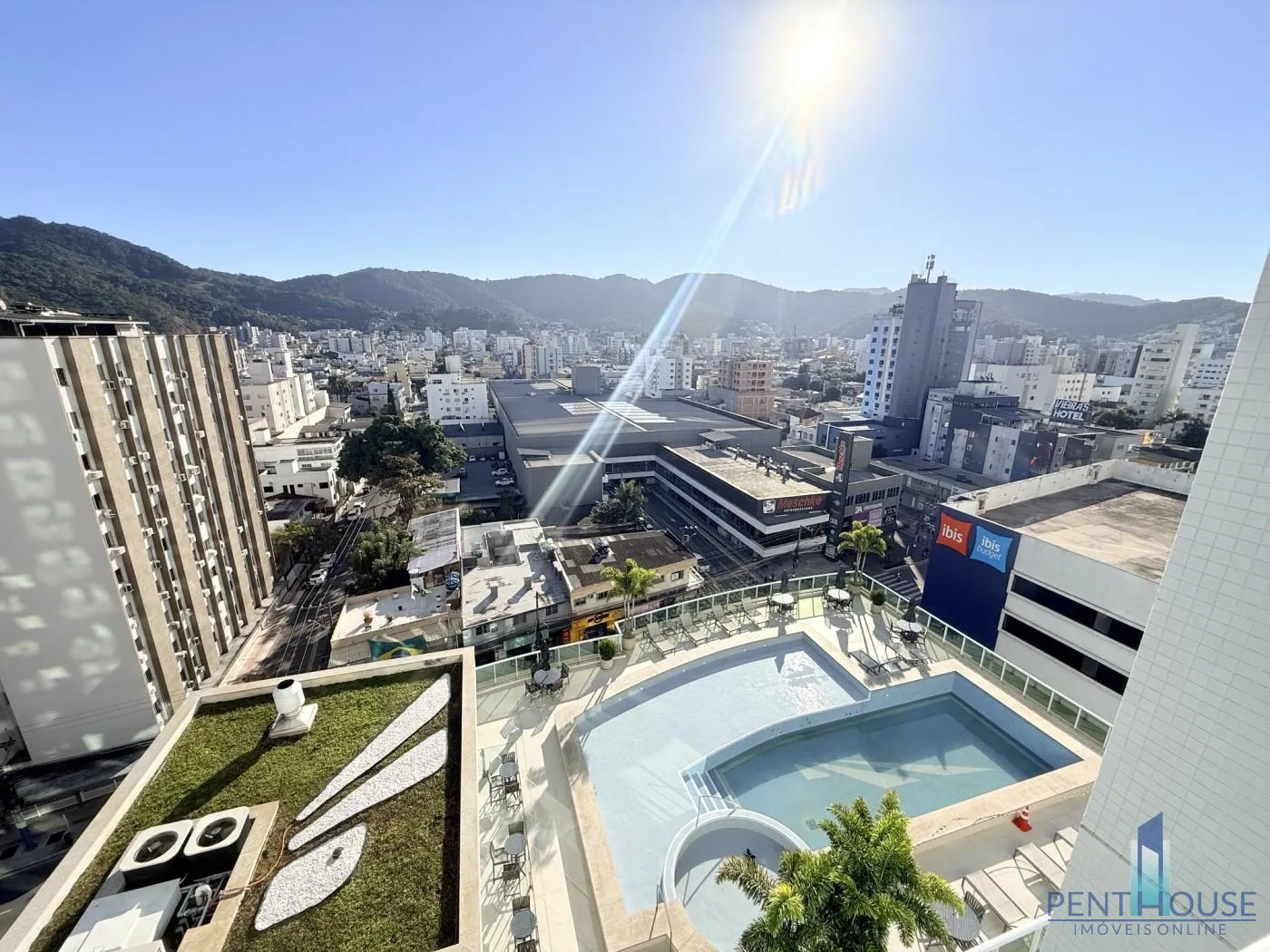 Imagem Apartamento Zona Central para Venda em Balneário Camboriú, CENTRO, 4 dormitórios, 2 suítes, 3 banheiros, 2 vagas