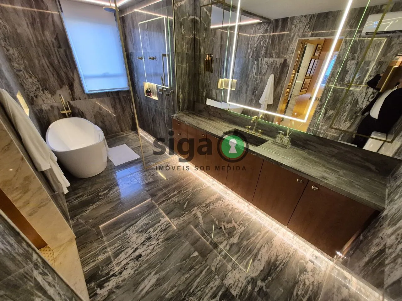Imagem Apartamento a venda em Moema, com 5 quartos