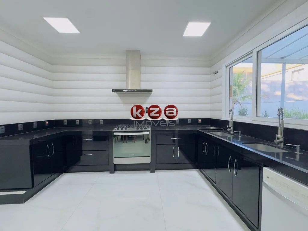 Imagem Residência Neoclássica de Alto Luxo à Venda em Condomínio Fechado | Valinhos/SP