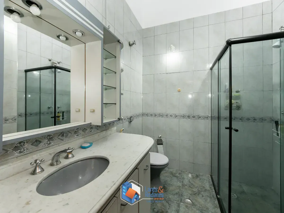 Imagem Sobrado para venda em Cidade Ademar com 3 quartos, sendo 1 suíte, 130m²