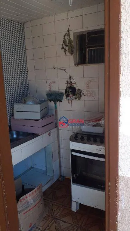 Imagem Casa com 2 Quartos, 3 Banheiros, Barracão e Casa nos Fundos com Entrada Independente