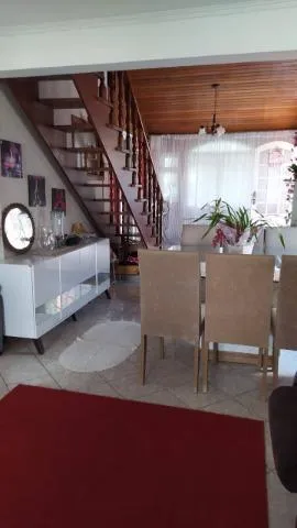 Imagem VENDA DE SOBRADO NO BARBOSAS, EM ARUJÁ/SP, 352m² com 5 quartos, 3 suítes. CONSULTE-NOS.