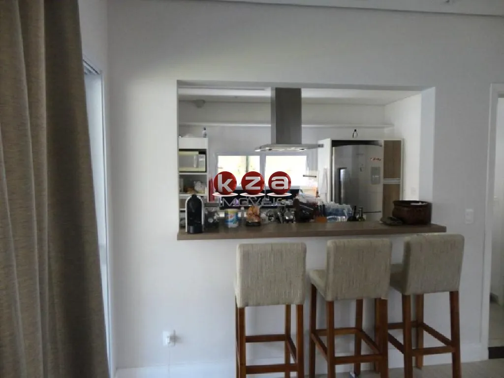Imagem Casa de luxo em condomínio exclusivo: 3 suítes, 3 salas, 6 banheiros, 2 vagas na cidade de Valinhos-SP no Condomínio Portal do Lago.