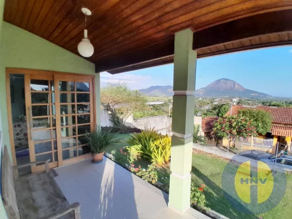 Imagem Vendo linda casa no condomínio "Itaipuaçú Ville" com uma vista incrível!