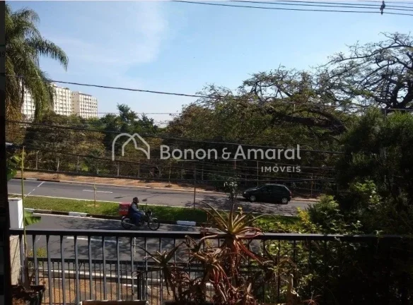 Imagem Casa em ótima localização próximo de vários comércios,com três quartos sendo uma suíte,sala ...