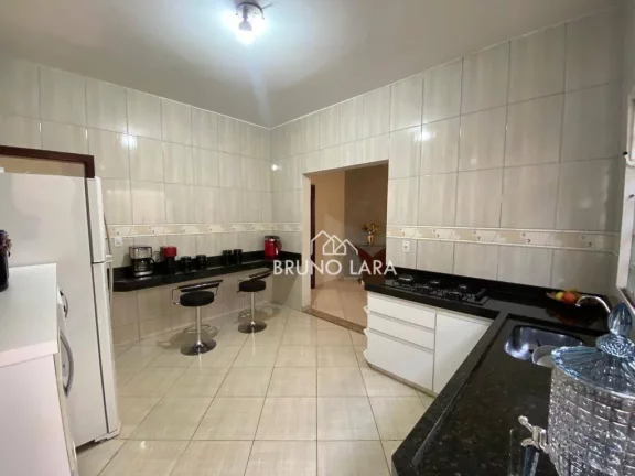 Imagem Casa à venda em Igarapé, bairro Três Poderes.