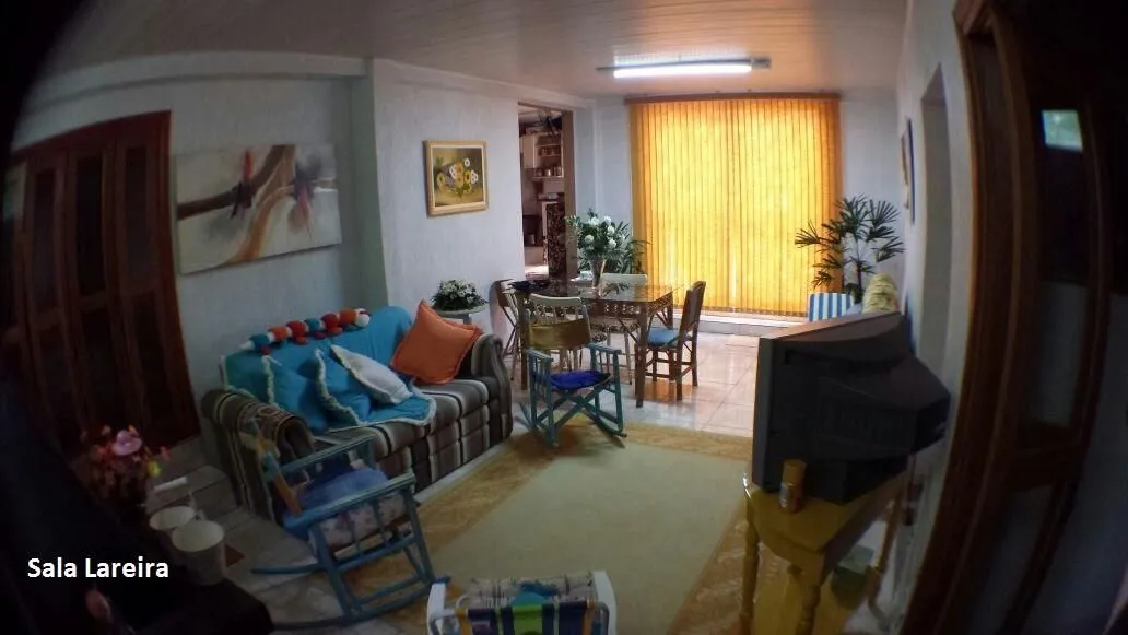 Imagem Ótima casa 3 dormitórios sendo 1 suíte e Salão de Festas