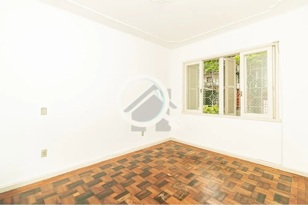 Localizado na Rua Felipe Camarão, 553, este apartamento de 89m² oferece uma excelente oportunidade...
