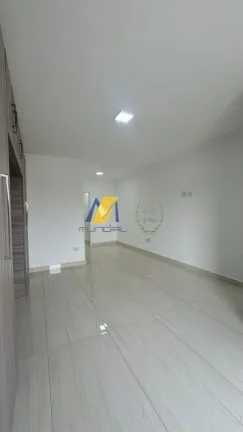 Imagem Sobrado à Venda com 181m², 3 dormitórios, 1 suíte, 1 sala e 5 vagas!!!