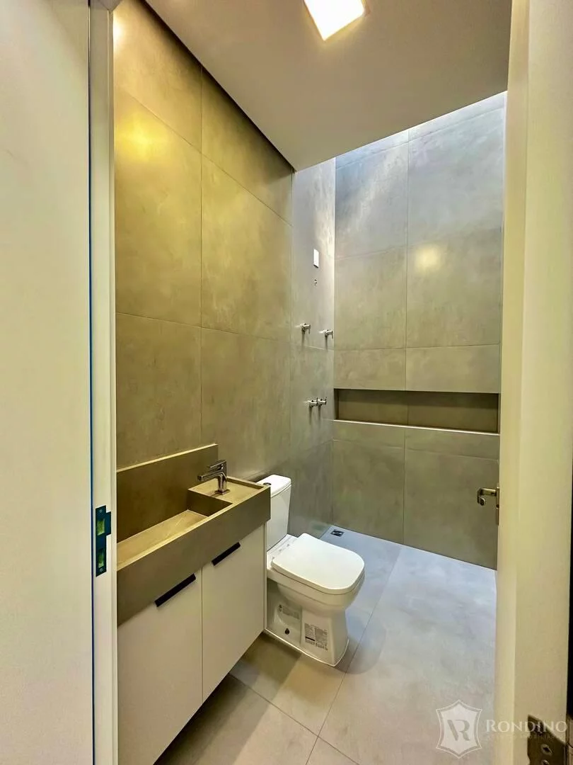 Imagem Casa t?(C)rrea em condomínio Terras de São Francisco, 3 dormitórios e piscina