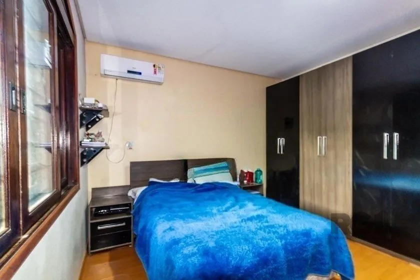 Imagem Casa 303m² - 4 dormitórios, 2 vagas no bairro Santo Antônio