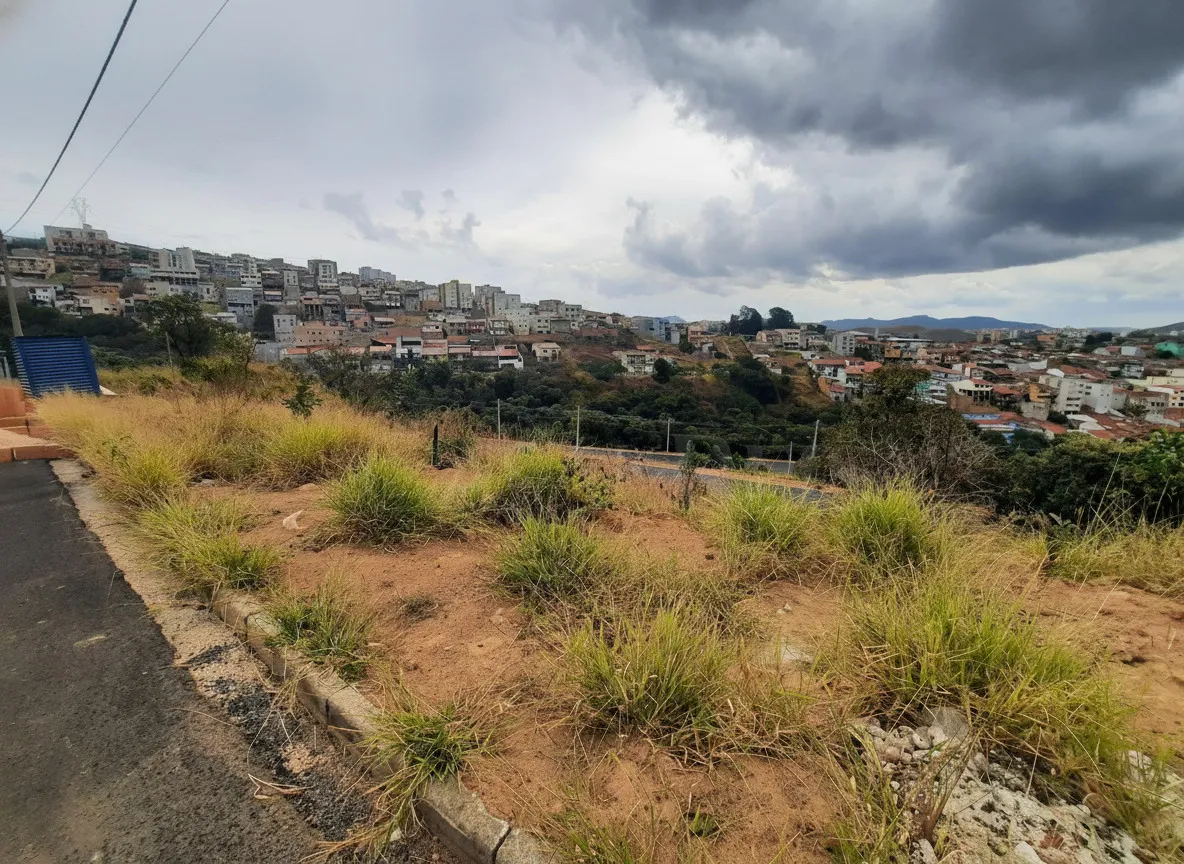 Imagem Terreno 312 m² à venda em Jardim Bandeirantes, Poços de Caldas