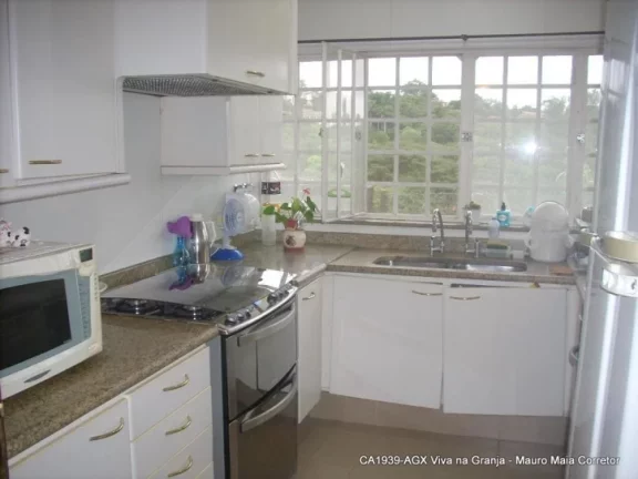 Imagem Casa com 3 dormitórios à venda, 310 m² por R$ 1.500.000,00 - Granja Viana - Carapicuíba/SP
