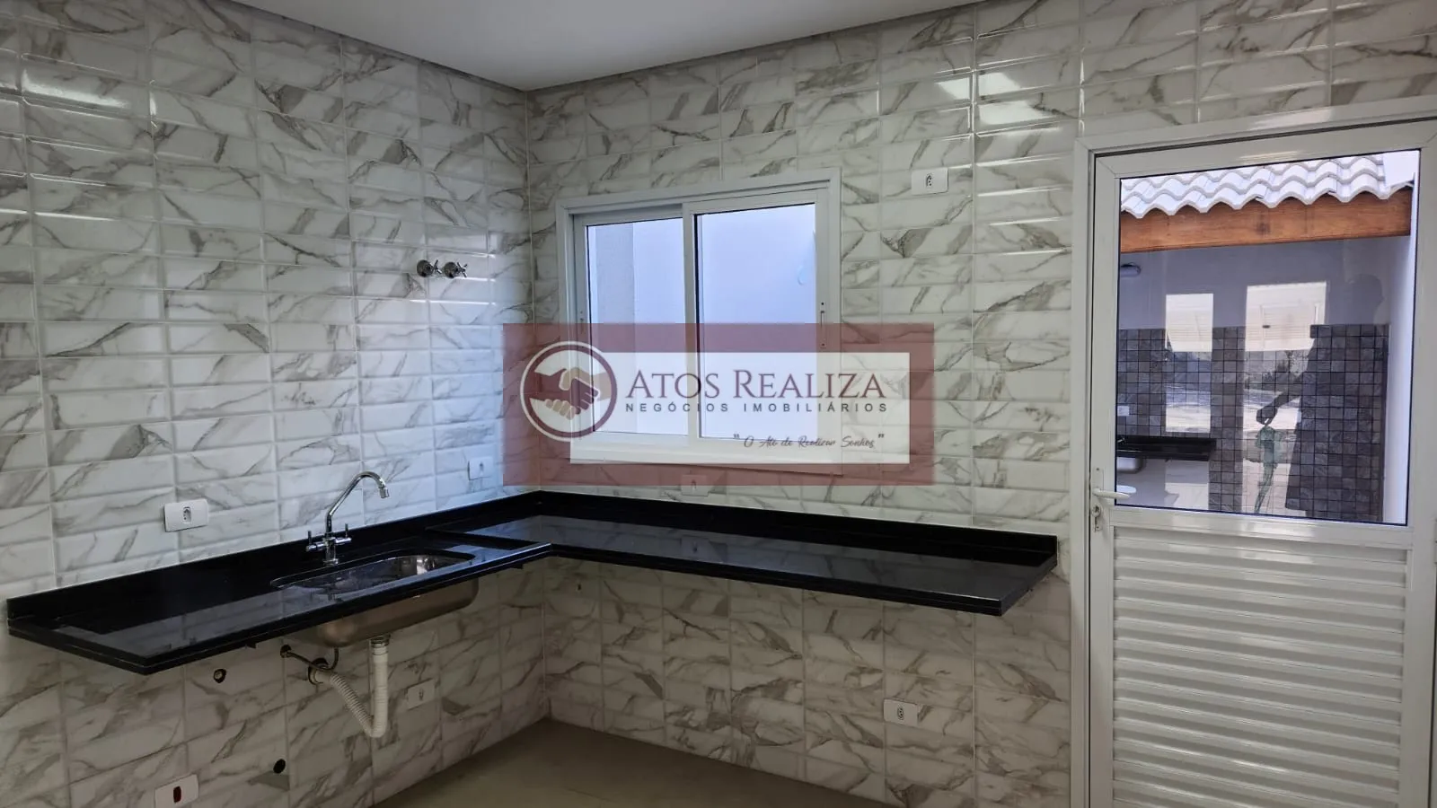 Imagem Sobrado em Vila São Pedro, SP - 110m², 3 dormitórios e 1 suíte por R$ 695.000 - Venda