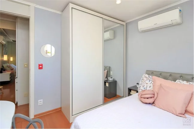 Imagem Casa em Condomínio para venda no bairro São Sebastião em Porto Alegre