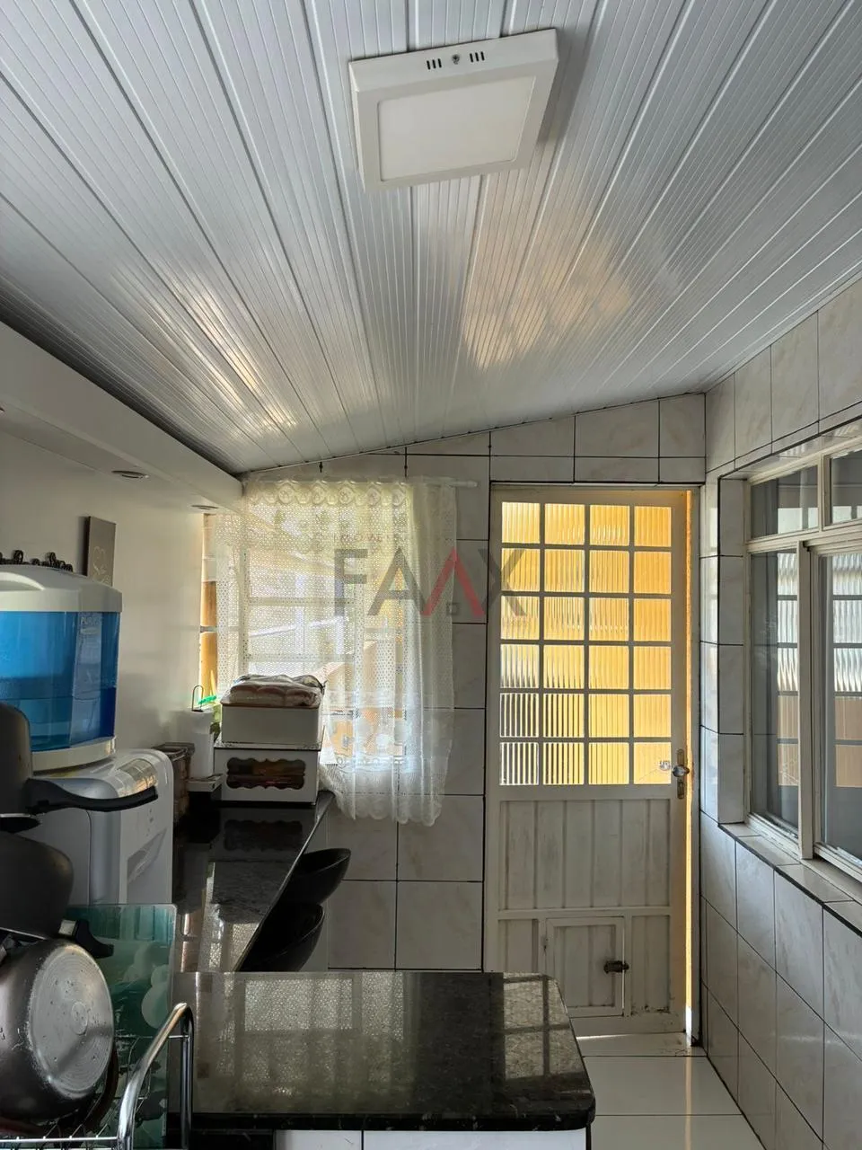 Imagem Casa à Venda no Bonsucesso com Potencial Residencial e Comercial.