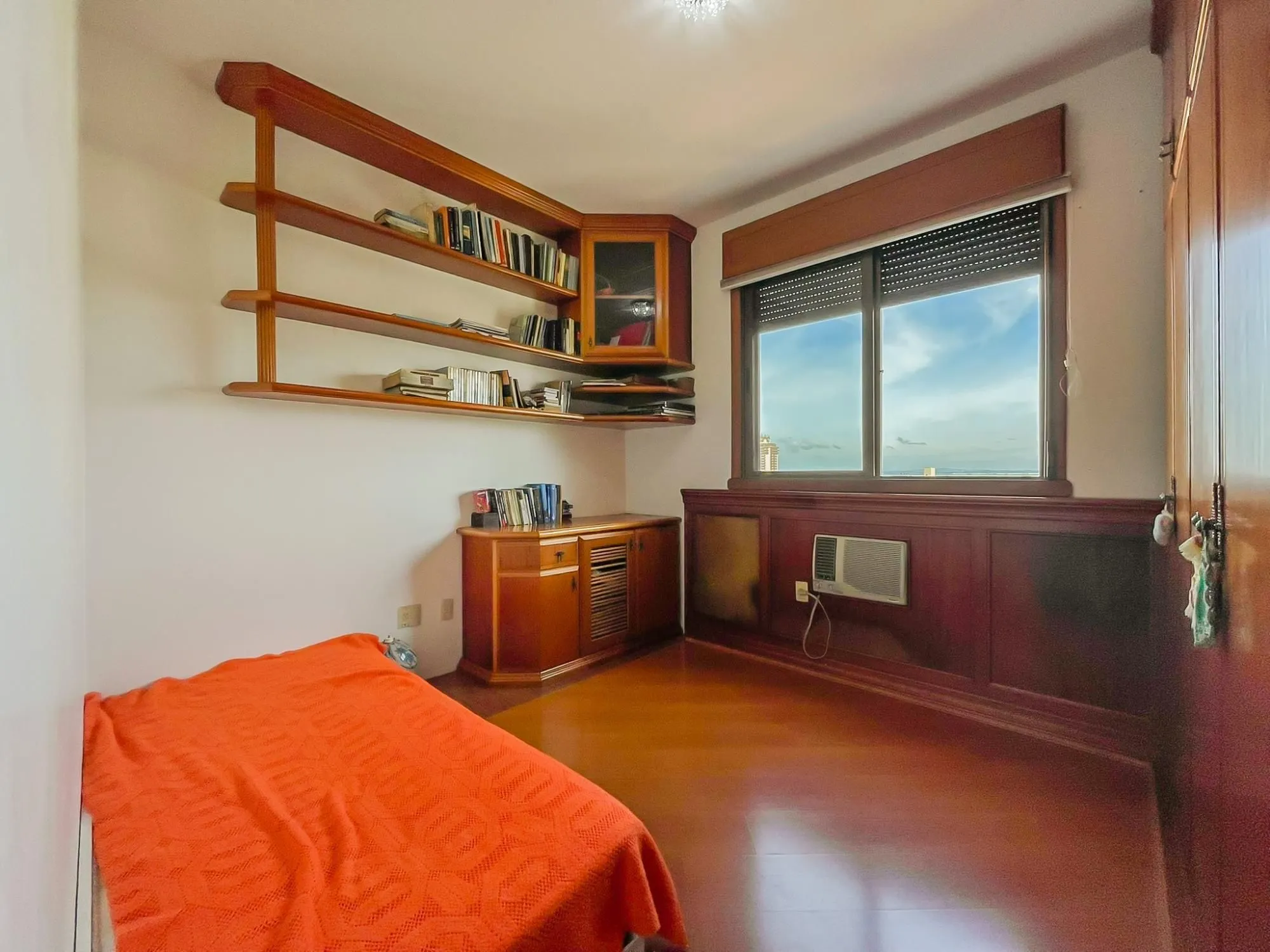 Imagem Lindo apartamento 03 dormitórios, duas vagas Coração Menino Deus