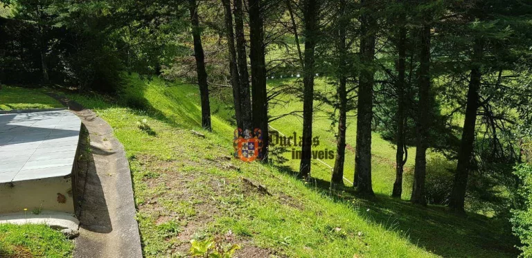 Imagem Sobrado com 3 dormitórios à venda, 145 m² por R$ 1.200.000,00 - Vale Encantado - Campos do Jordão/SP